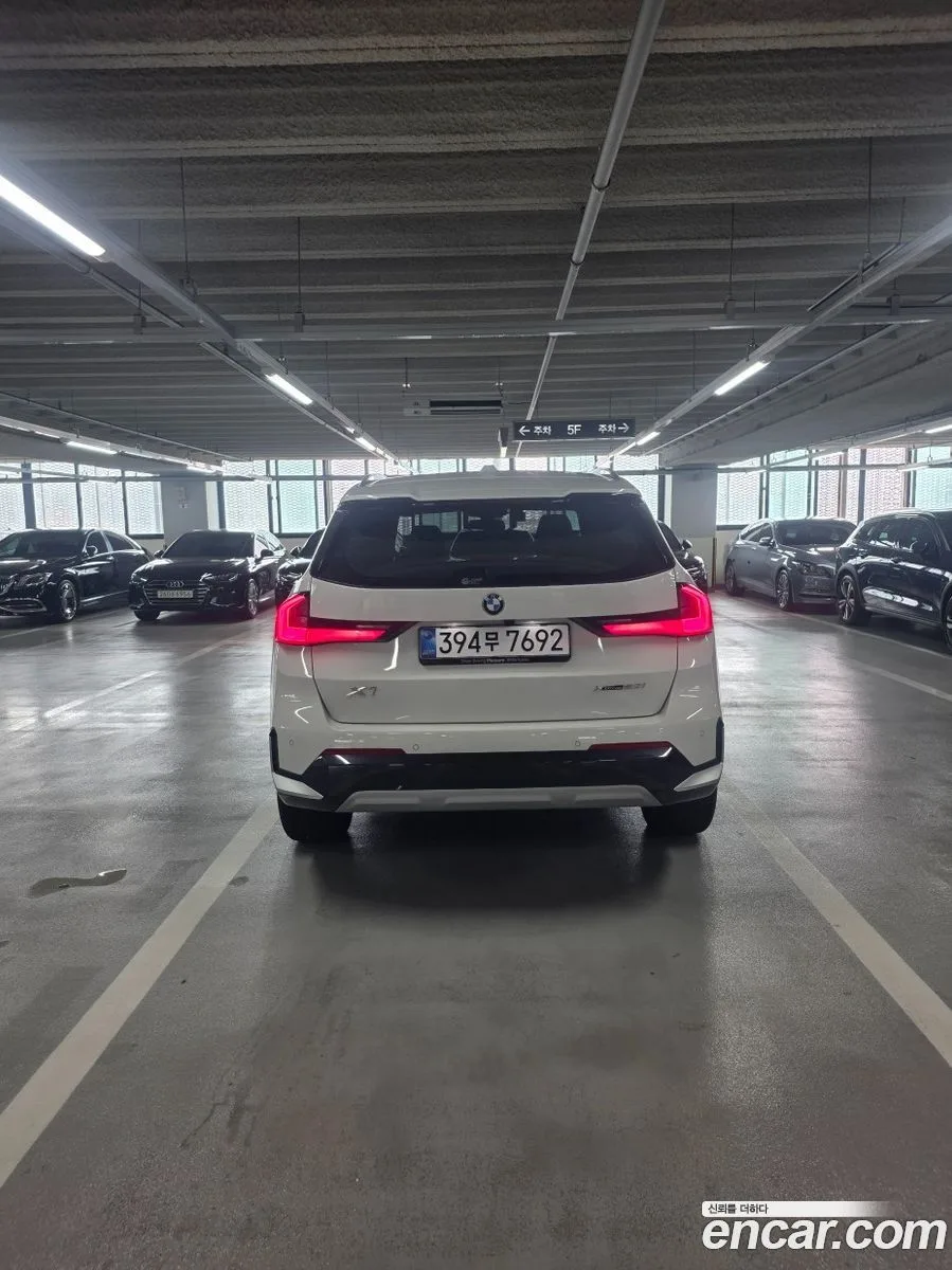 BMW X1 xDrive 20i xLine 2025 — thumbnail 4