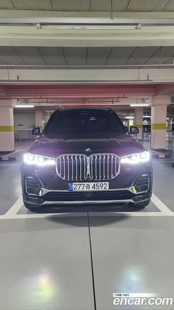 BMW X7 xDrive 40i 7 2022 — thumbnail 3