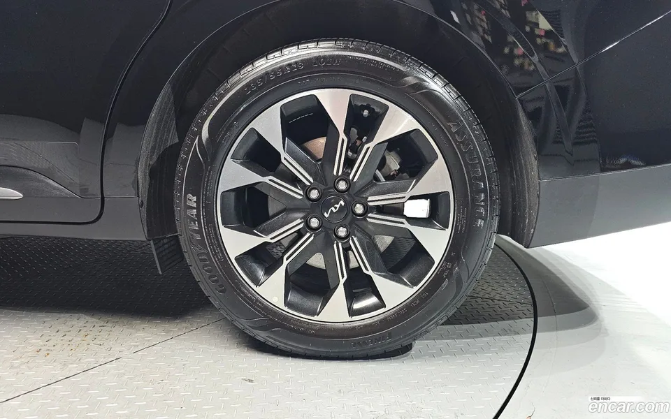 Kia Carnival 7 2023 — thumbnail 2