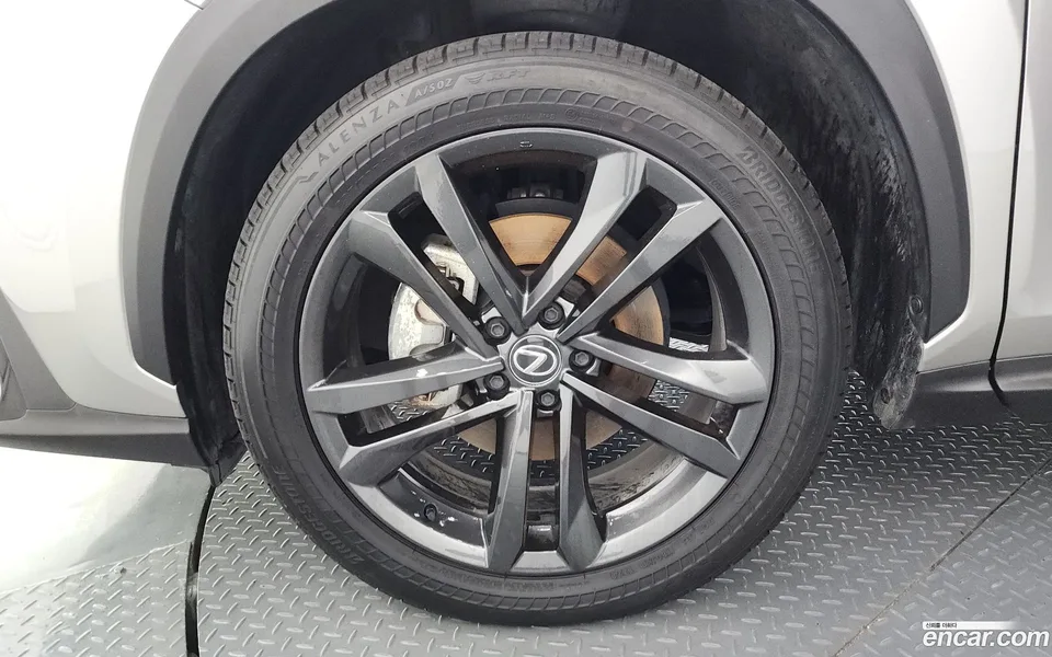 Lexus NX 350h 2024 — thumbnail 5