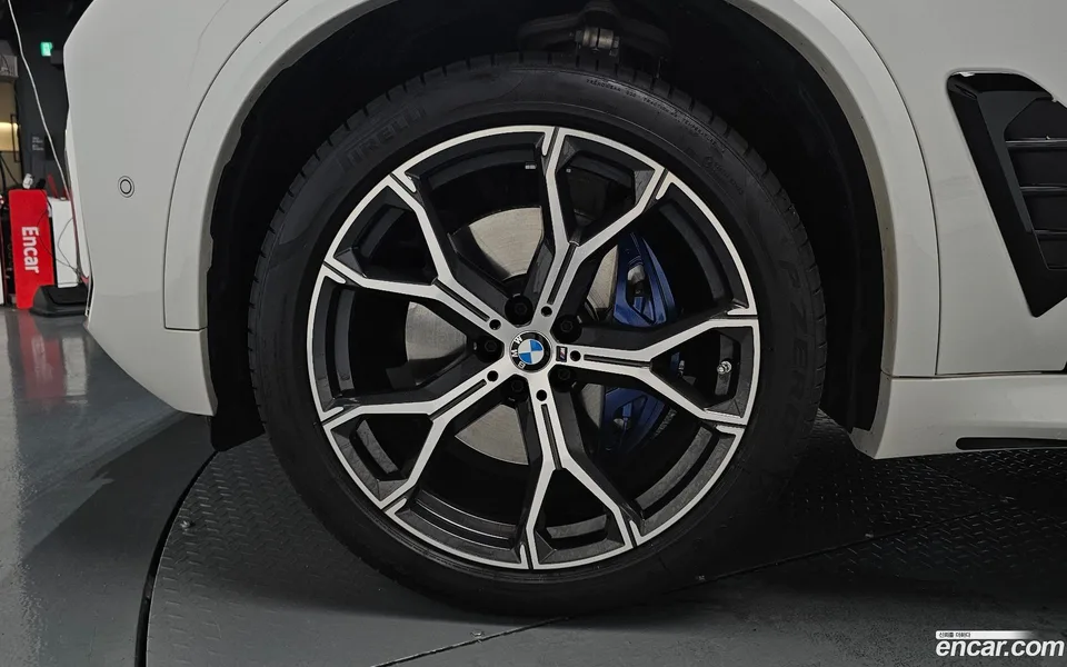 BMW X5 xDrive 40i M 2025 — thumbnail 2