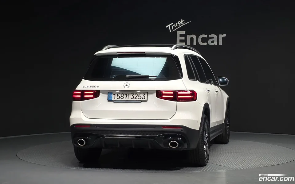 Mercedes-Benz GLB-Class GLB200 d 2024 — thumbnail 4