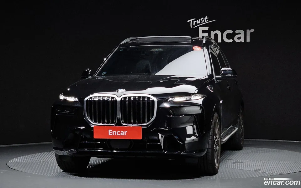 BMW X7 xDrive 40i M 7 2025 — thumbnail 3