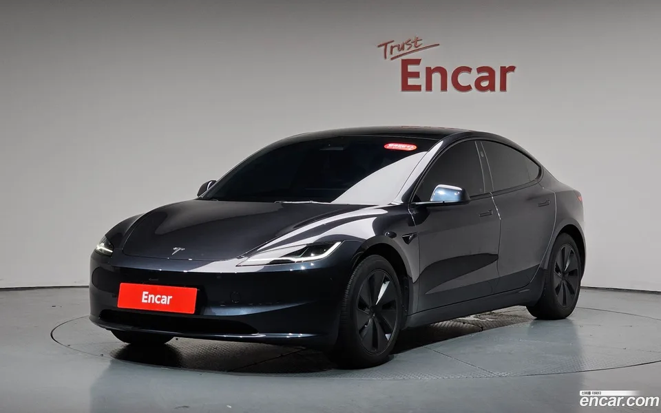 Tesla Model 3 RWD 2025 — photo 1, buy with delivery to Moscow