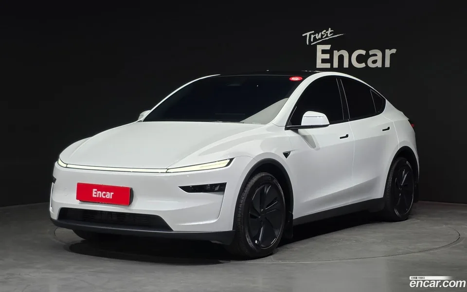 Tesla Model Y RWD 2025 — photo 1, buy with delivery to Moscow