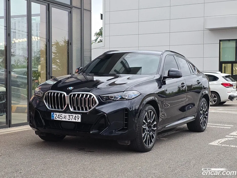BMW X6 xDrive30d M 2025 — photo 1, buy with delivery to Moscow