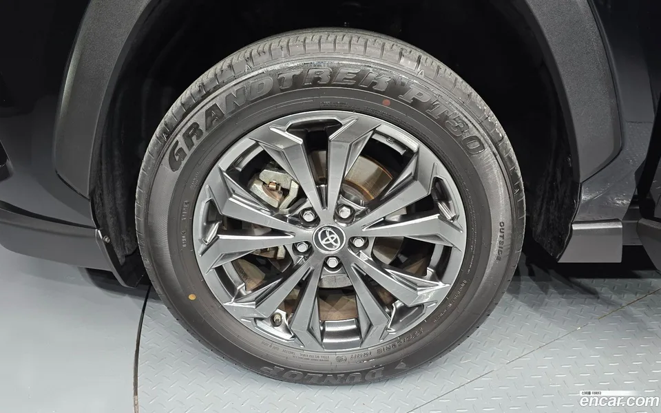 Toyota RAV4 2.5 2WD XLE 2024 — thumbnail 2