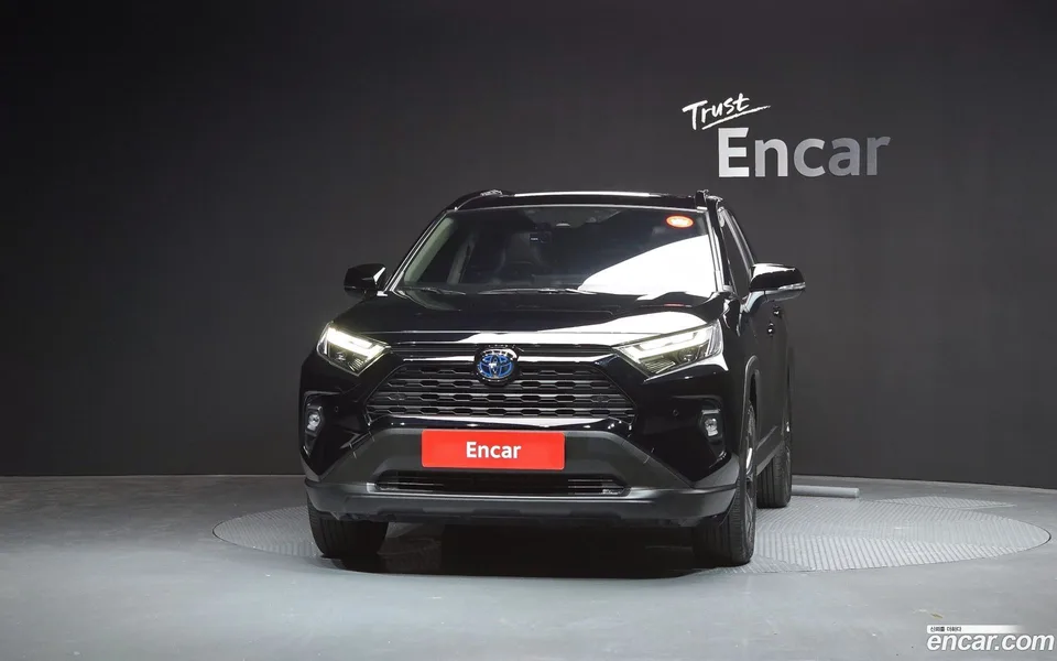 Toyota RAV4 2.5 2WD XLE 2024 — thumbnail 3