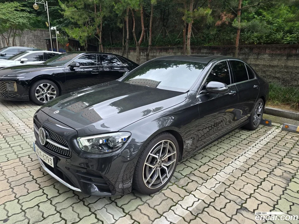 Mercedes-Benz E-Class E220d 4MATIC AMG Line 2022 — thumbnail 2