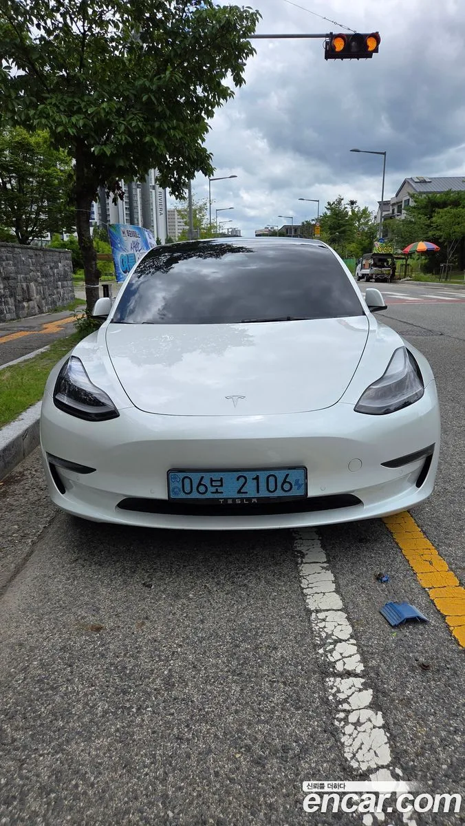 Tesla Model 3 RWD 2022 — photo 1, buy with delivery to Moscow