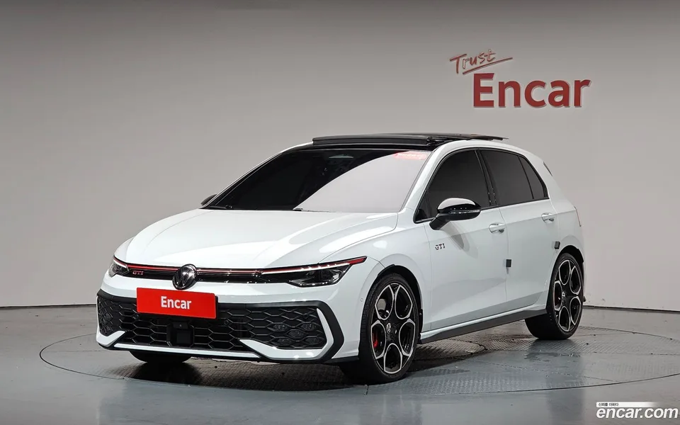 Volkswagen Golf 2.0 GTI 2026 — photo 1, buy with delivery to Moscow