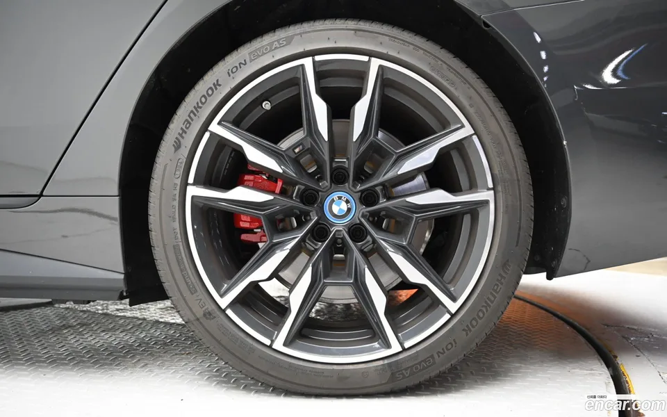BMW i4 M50 2024 — thumbnail 5