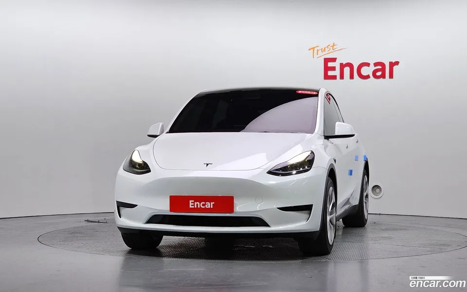 Tesla Model Y RWD 2024 — thumbnail 3