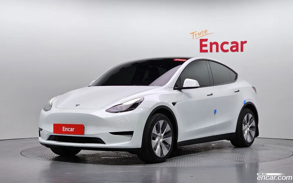 Tesla Model Y RWD 2024 — photo 1, buy with delivery to Moscow