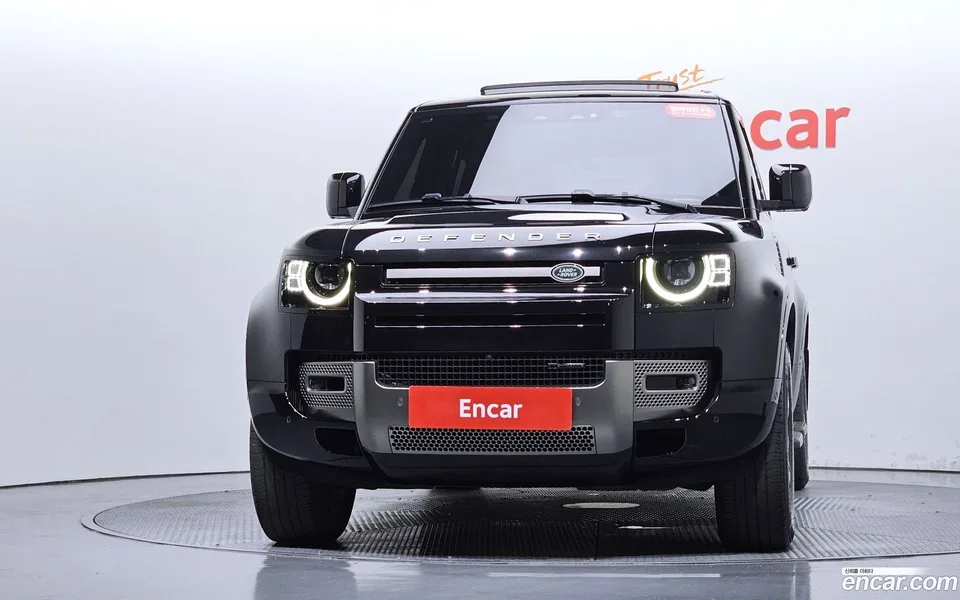 Land Rover Defender 110 P300 X- SE 2023 — thumbnail 3