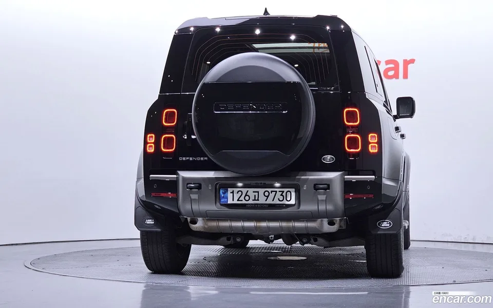 Land Rover Defender 110 P300 X- SE 2023 — thumbnail 4