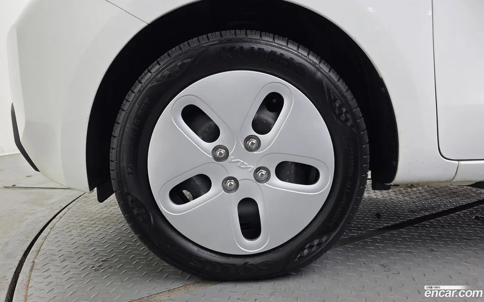 Kia Ray EV 2023 — thumbnail 2