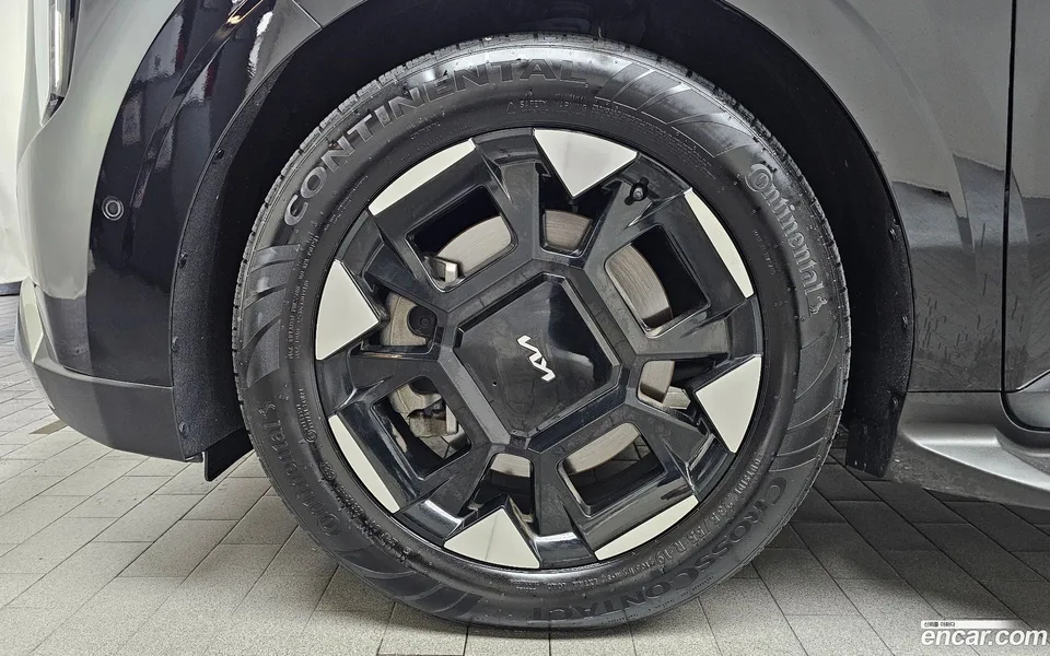 Kia Carnival 4 2024 — thumbnail 5