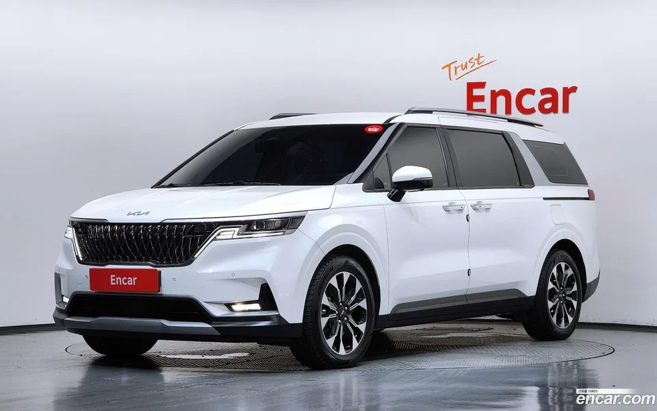 Kia Carnival 9 2022 — photo 1, buy with delivery to Moscow
