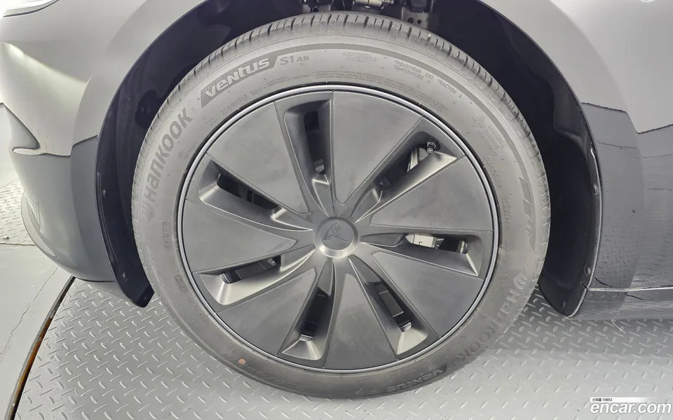 Tesla Model 3 RWD 2024 — thumbnail 2