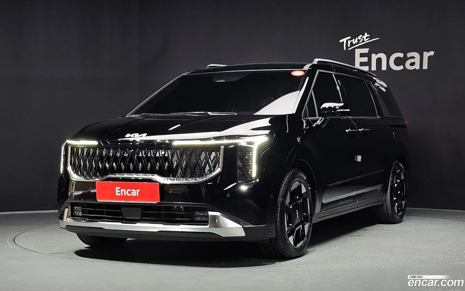 Kia Carnival 9 2024 — photo 1, buy with delivery to Moscow