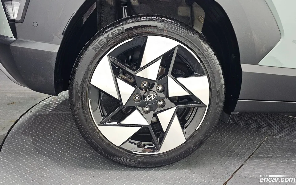 Hyundai Kona 1.6 2WD 2023 — thumbnail 2