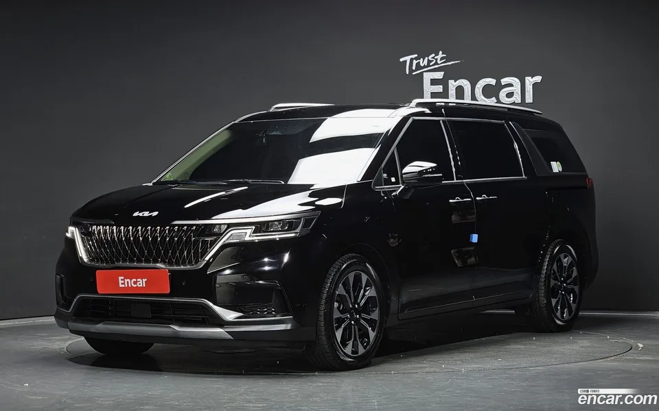 Kia Carnival 7 2022 — photo 1, buy with delivery to Moscow