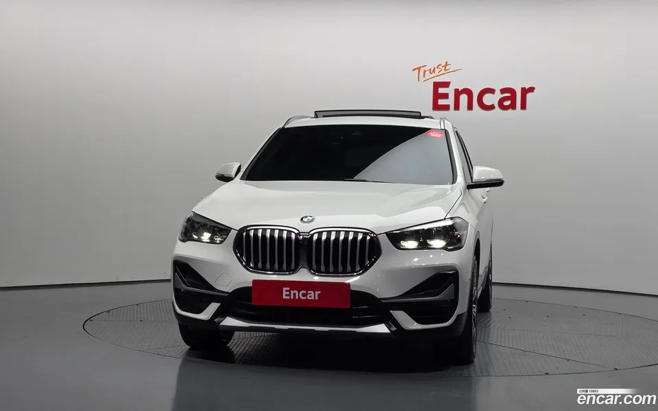 BMW X1 xDrive 20i xLine 2022 — thumbnail 3
