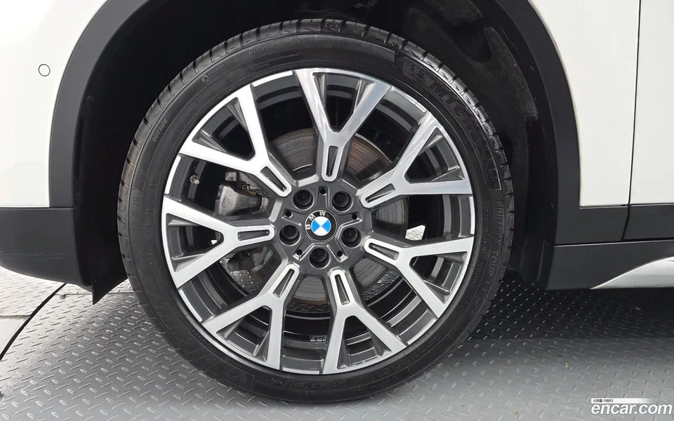 BMW X1 xDrive 20i xLine 2022 — thumbnail 5