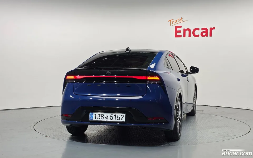 Toyota Prius 2.0 XLE 2024 — thumbnail 4