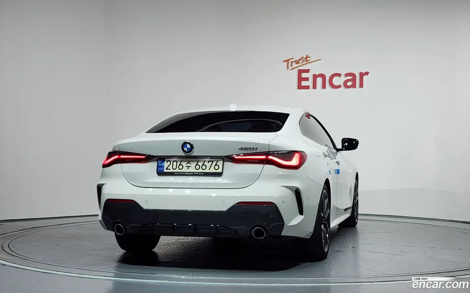 BMW 4 Series 420i M 2023 — thumbnail 4