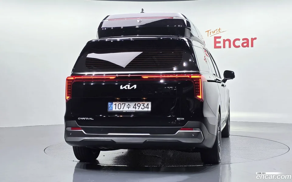 Kia Carnival HEV 9 () 2024 — thumbnail 4
