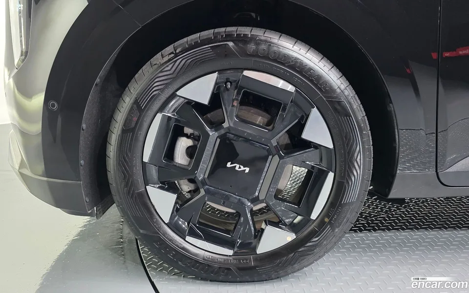 Kia Carnival HEV 9 () 2024 — thumbnail 5