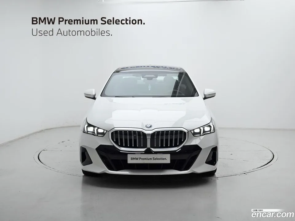 BMW 5 Series 530e M 2026 — thumbnail 3