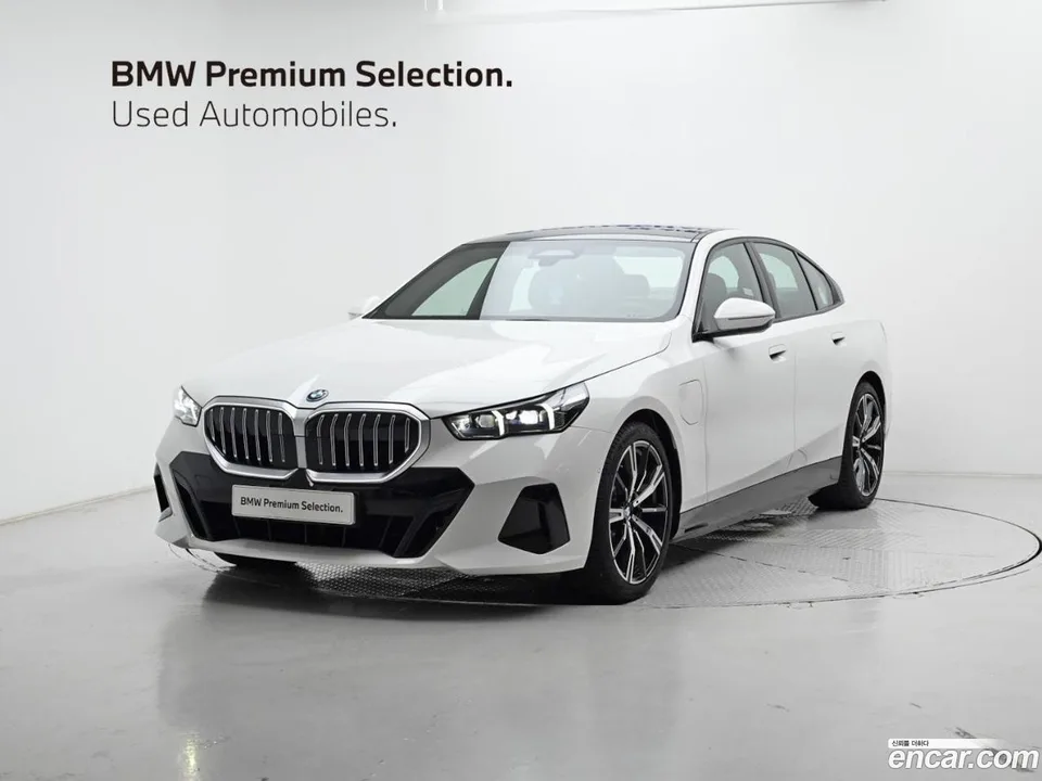 BMW 5 Series 530e M 2026 — photo 1, buy with delivery to Moscow
