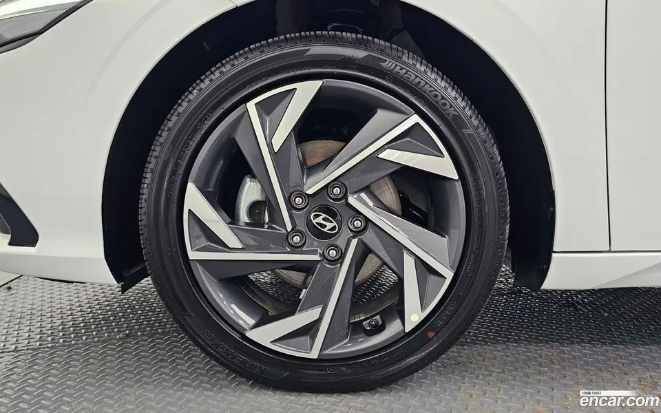 Hyundai Avante CN7 Hybrid 2025 — thumbnail 2