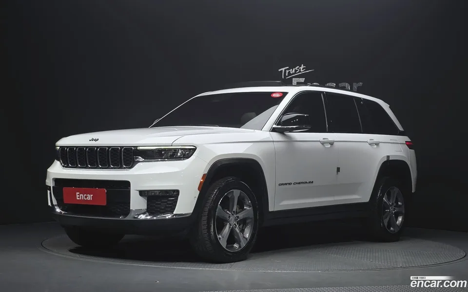 Jeep Grand Cherokee 3.6 2023 — photo 1, buy with delivery to Moscow