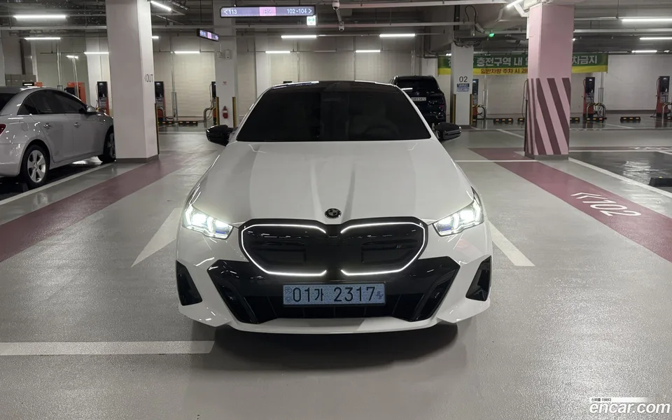 BMW i5 eDrive 40 M 2025 — фото 1, купить с доставкой в Москву