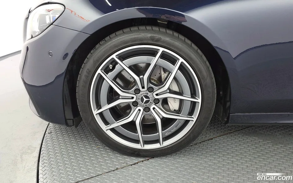 Mercedes-Benz E-Class E220d 4MATIC AMG Line 2022 — thumbnail 2