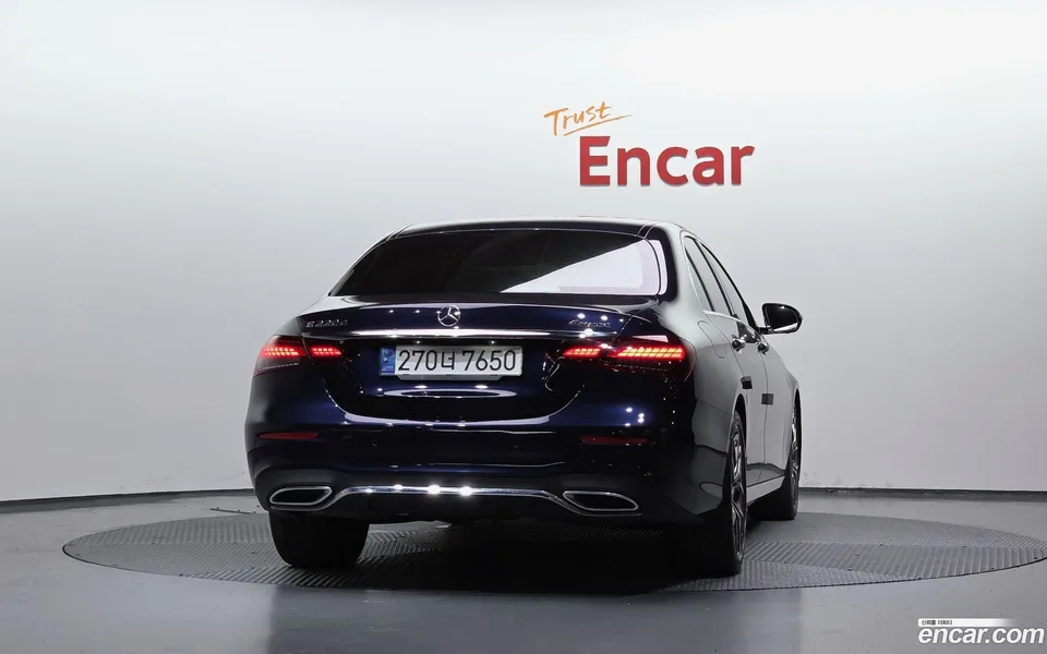 Mercedes-Benz E-Class E220d 4MATIC AMG Line 2022 — thumbnail 4