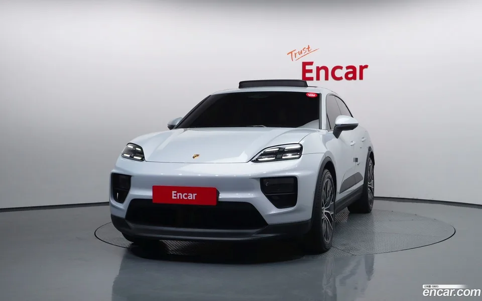 Porsche Macan Electric 4 2025 — thumbnail 3
