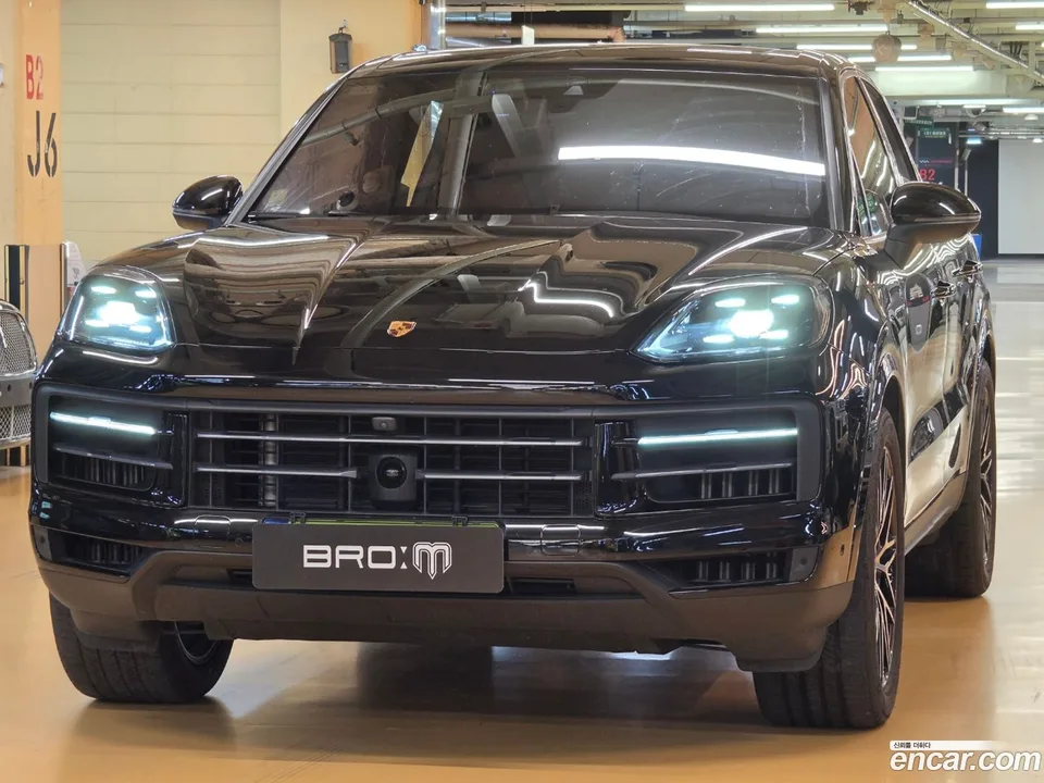 Porsche Cayenne 3.0 2024 — фото 1, купить с доставкой в Москву