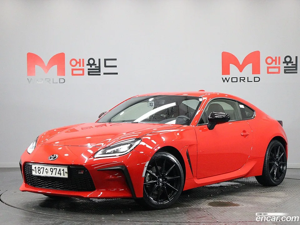 Toyota GR86 2.4 2024 — photo 1, buy with delivery to Moscow