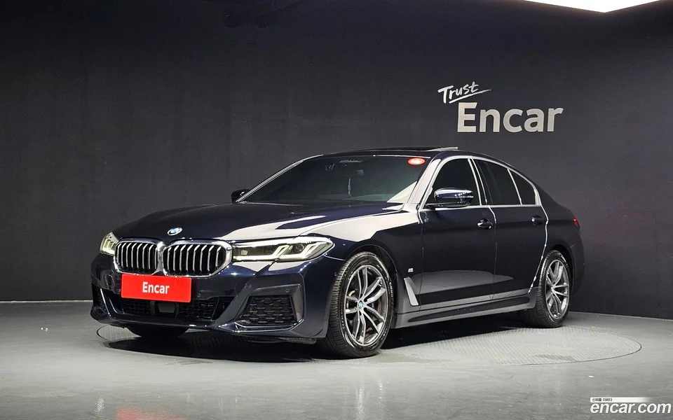 BMW 5 Series 520i M 2023 — photo 1, buy with delivery to Moscow