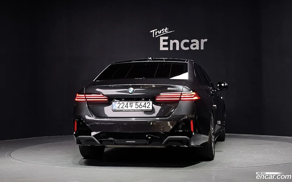 BMW 5 Series 520i M 2025 — thumbnail 4