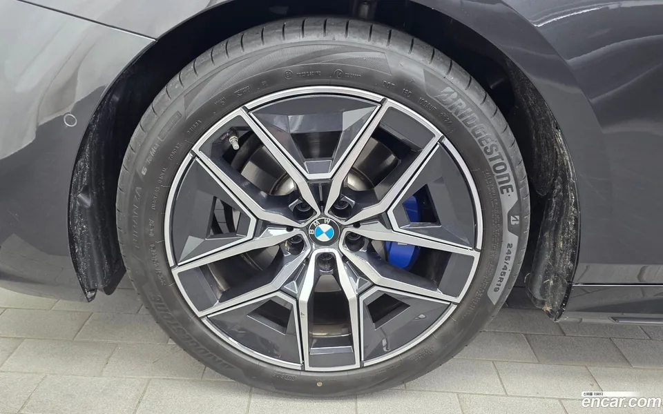 BMW 5 Series 520i M 2025 — thumbnail 5