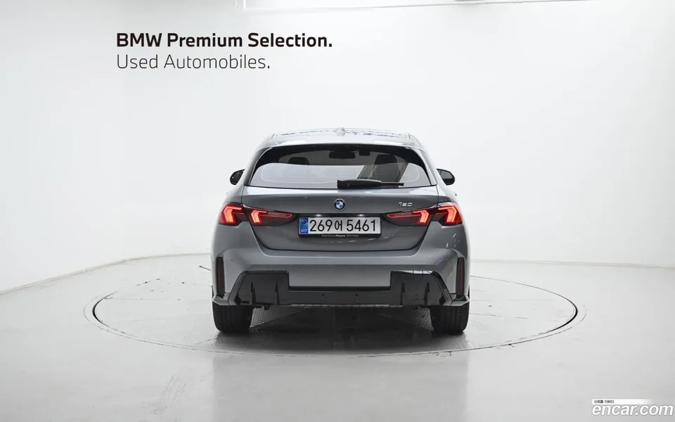 BMW 1 Series 120 M 2025 — thumbnail 4