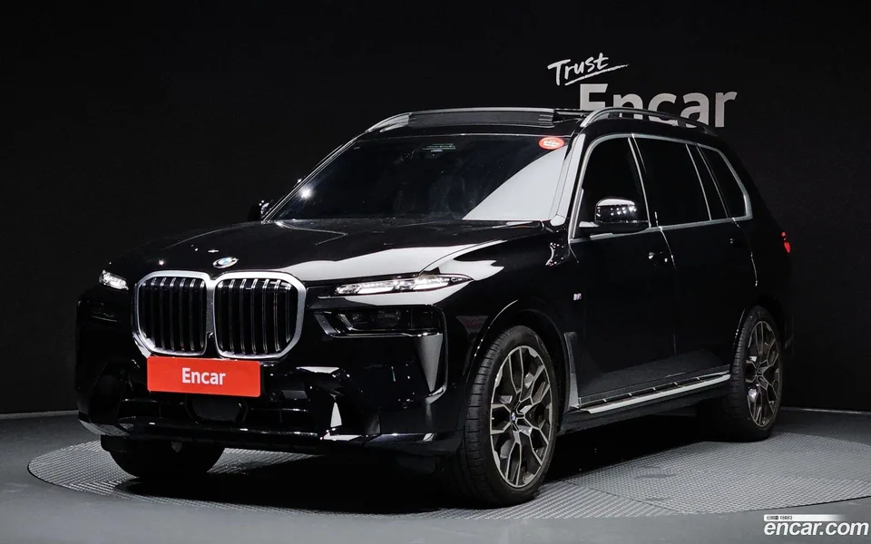 BMW X7 xDrive 40i M 7 2025 — photo 1, buy with delivery to Moscow
