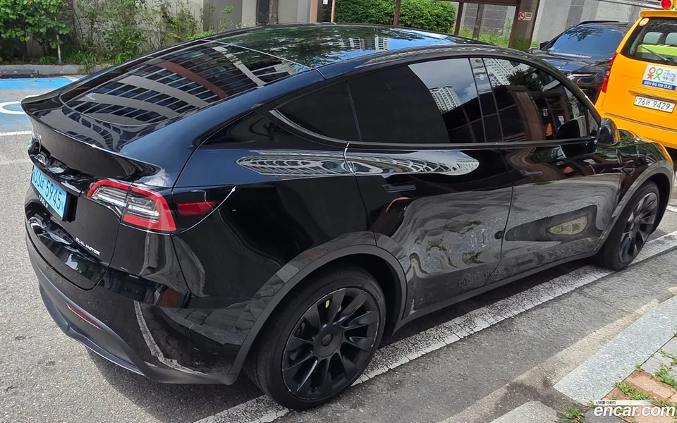 Tesla Model Y AWD 2022 — миниатюра 4