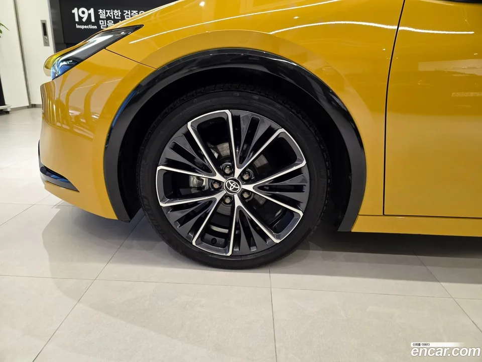 Toyota Prius 2.0 XLE 2024 — thumbnail 2